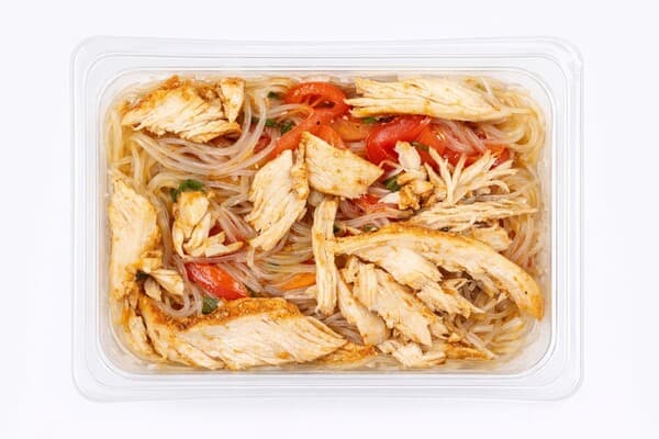 Салат «С фунчозой и курицей»