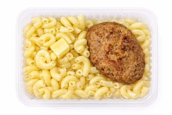 Зраза рубленая с яйцом с макаронами отварными