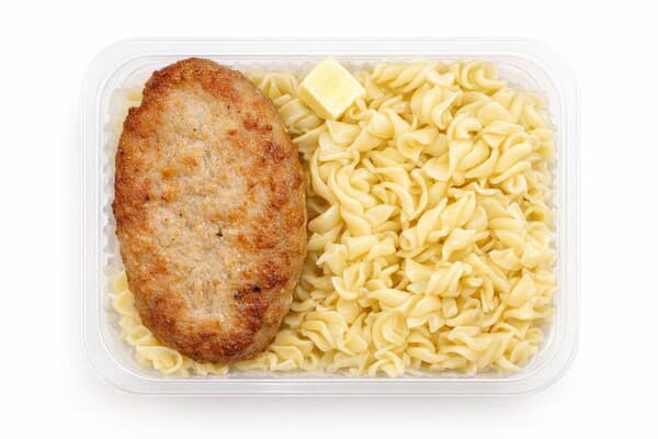 Котлета домашняя с макаронами отварными