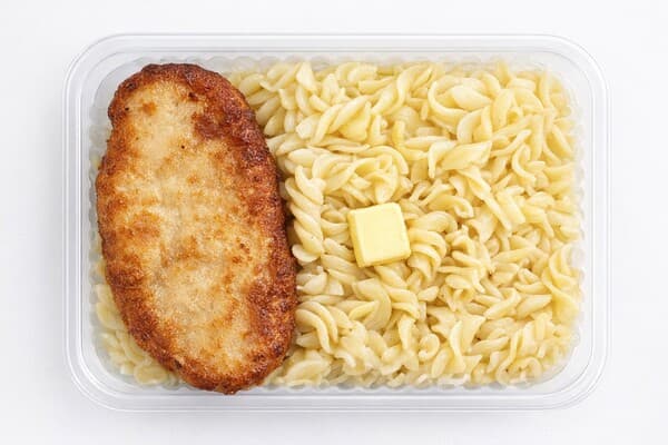 Котлета куриная с макаронами отварными
