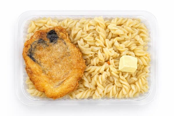 Рыба жареная в кляре с макаронами отварными