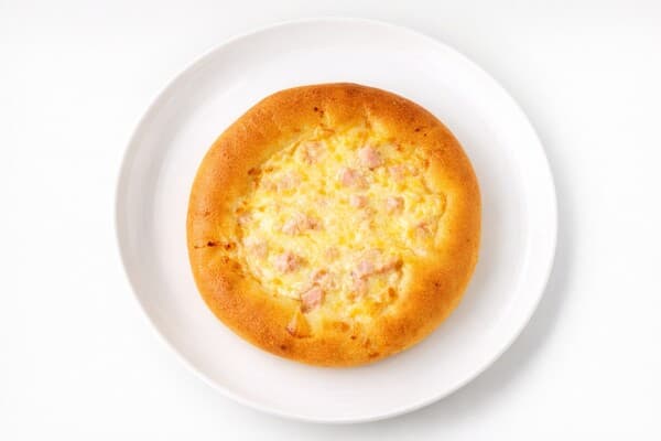 Открытый пирог с ветчиной и сыром