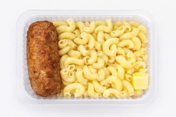 Рулет куриный с макаронами отварными